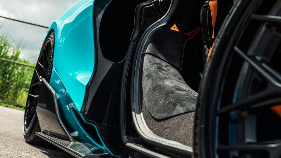McLaren 720 | | on 1886 XR018 | Satin Black
