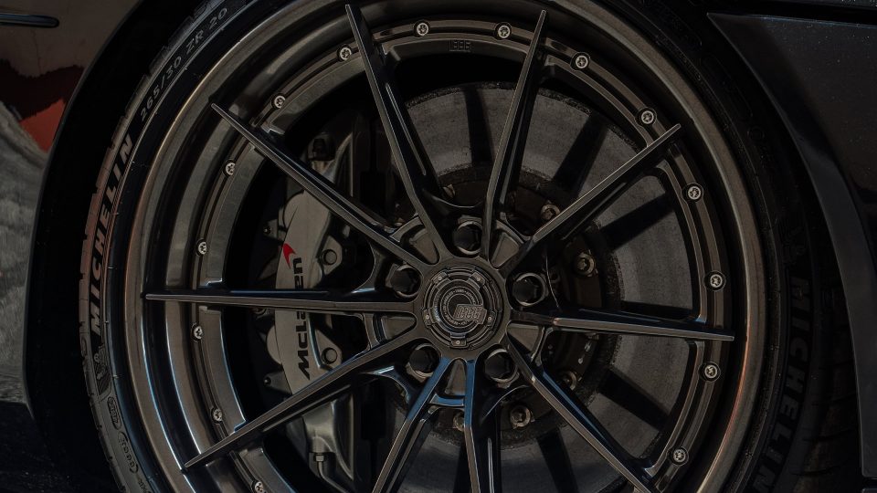 Mercedes SLR-McLaren on 1886 Wheels