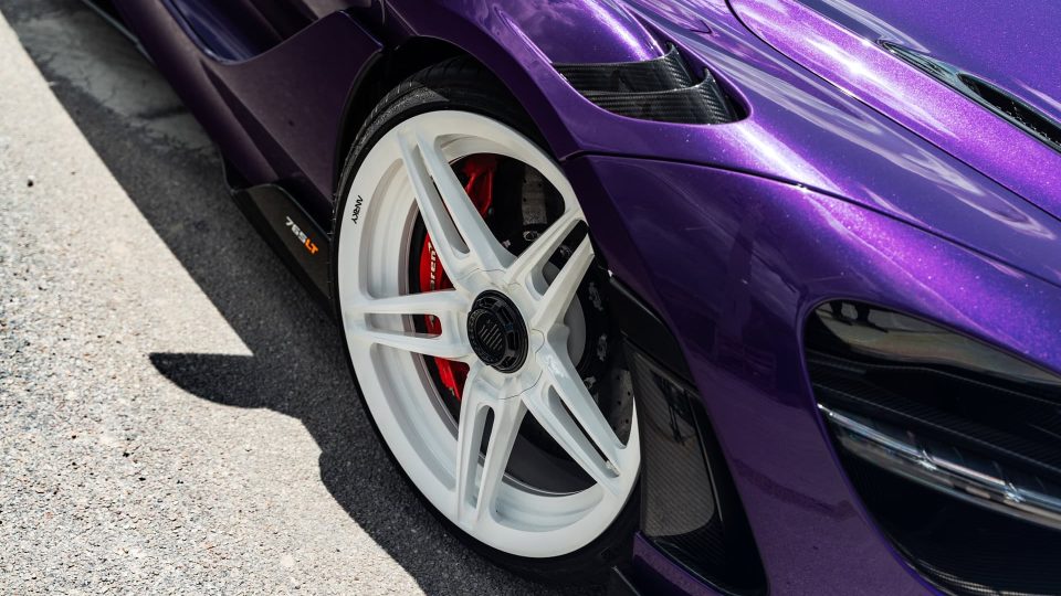 Mclaren 765LT | Lantana Purple | on ANRKY AN27 | Gloss White