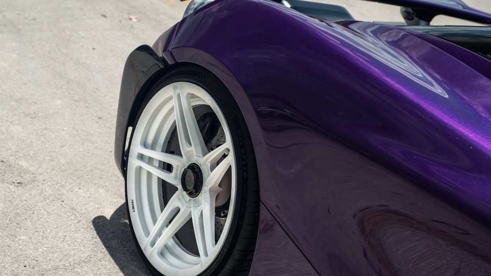Mclaren 765LT | Lantana Purple | on ANRKY AN27 | Gloss White