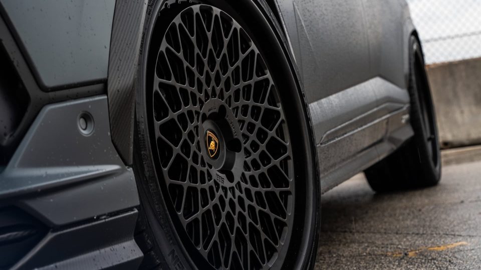 Lamborghini Urus Performante | Grigio Telesto Matt | on 1886 S009 | Satin Black