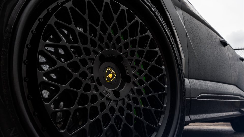 Lamborghini Urus Performante | Grigio Telesto Matt | on 1886 S009 | Satin Black