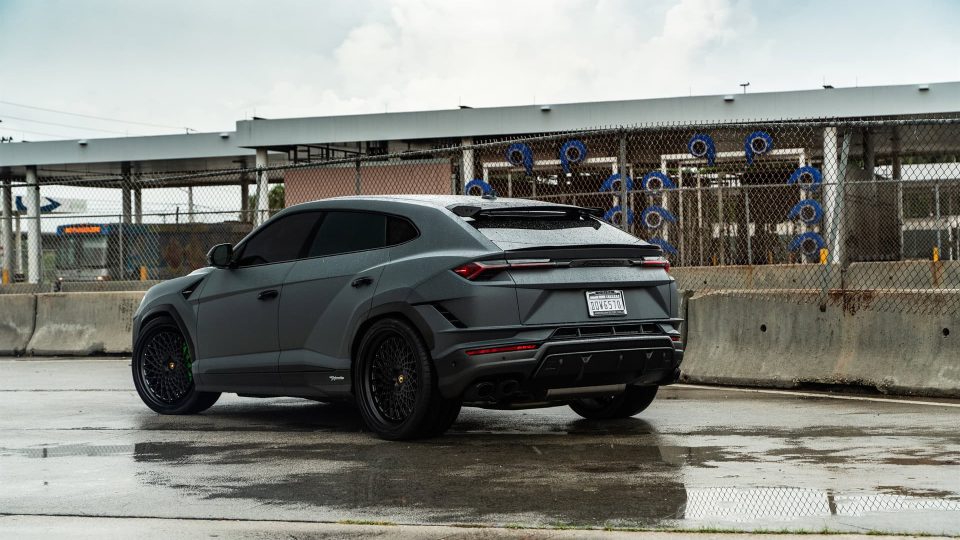 Lamborghini Urus Performante | Grigio Telesto Matt | on 1886 S009 | Satin Black