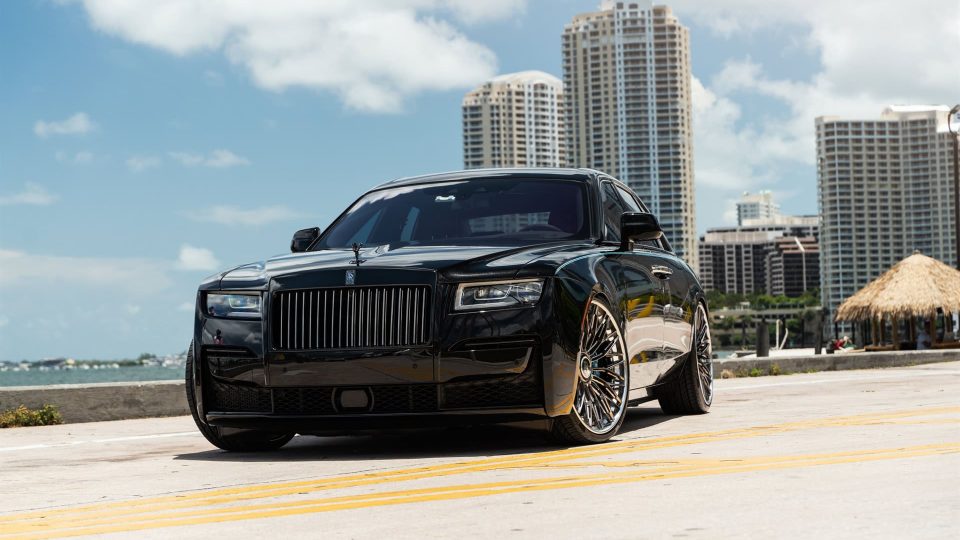 AL13 R100 | Rolls-Royce Ghost Black Badge