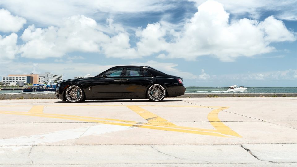 AL13 R100 | Rolls-Royce Ghost Black Badge