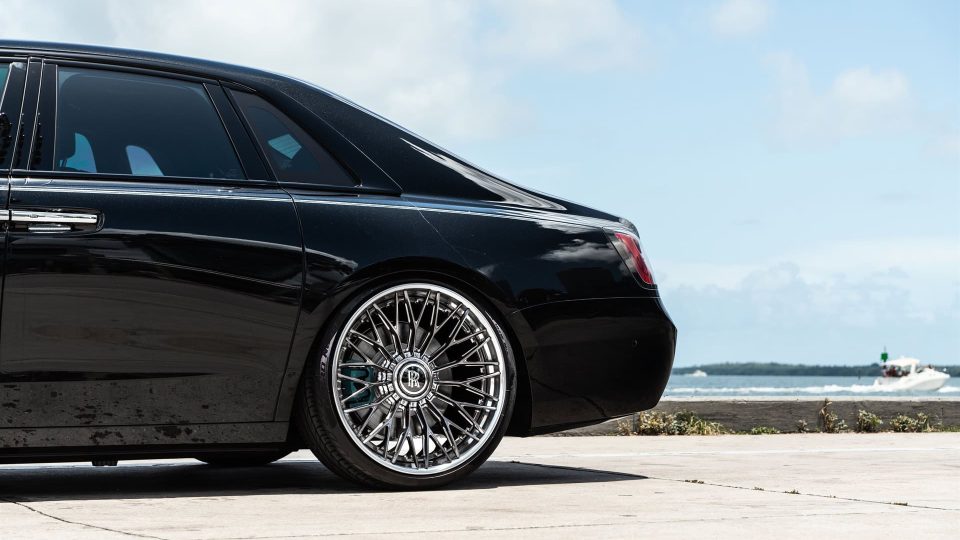 AL13 R100 | Rolls-Royce Ghost Black Badge
