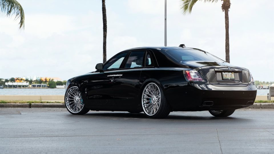 AL13 R100 | Rolls-Royce Ghost Black Badge