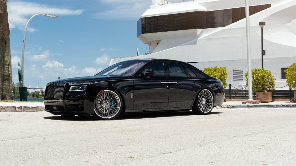 AL13 R100 | Rolls-Royce Ghost Black Badge