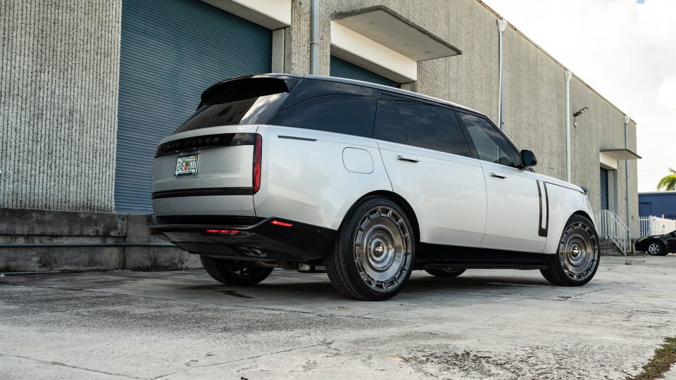 Range Rover on AG Wheels