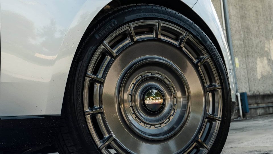 Range Rover on AG Wheels