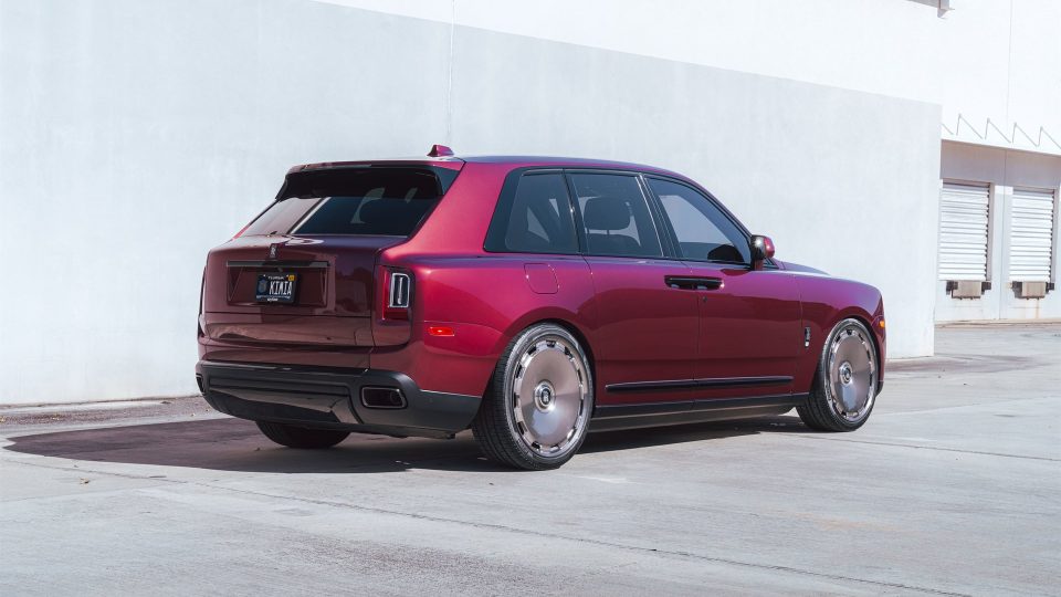 Rolls Royce Cullinan on HRE L108M