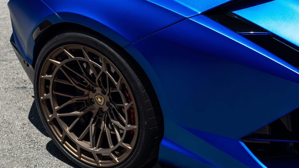 Lamborghini Revuelto | Blu Eleos | on Avant Garde AGL80 | Satin Bronze