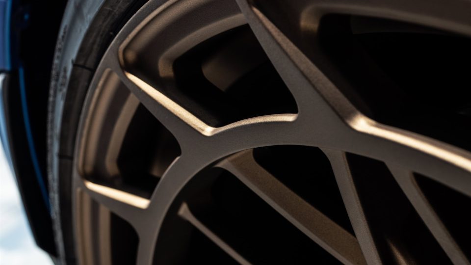 Lamborghini Revuelto | Blu Eleos | on Avant Garde AGL80 | Satin Bronze