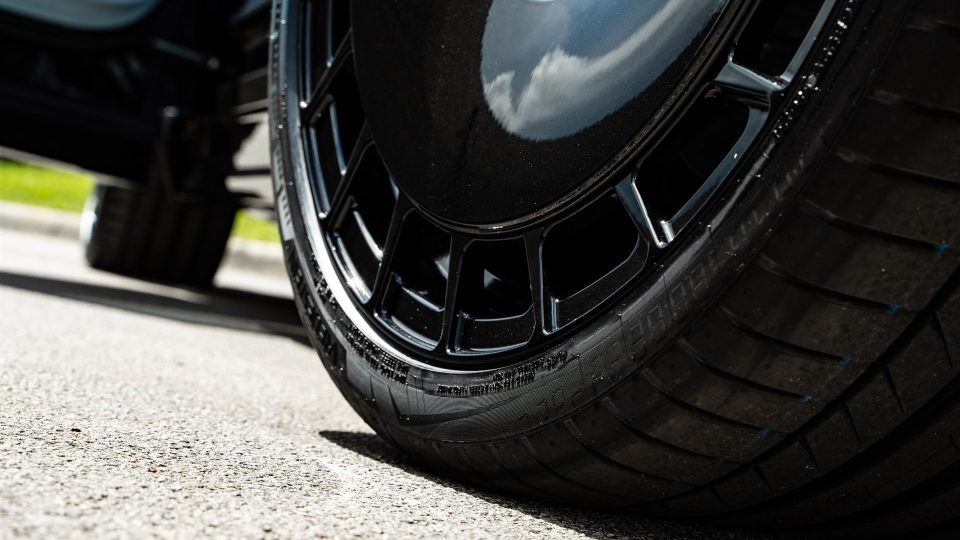 1016 Industries Cullinan Series II | Diamond Black | on Avant Garde SRX-04 | Gloss Black