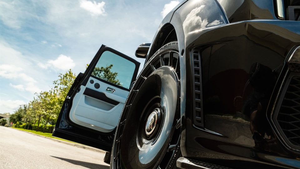 1016 Industries Cullinan Series II | Diamond Black | on Avant Garde SRX-04 | Gloss Black