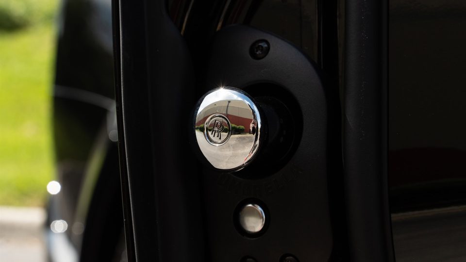 1016 Industries Cullinan Series II | Diamond Black | on Avant Garde SRX-04 | Gloss Black