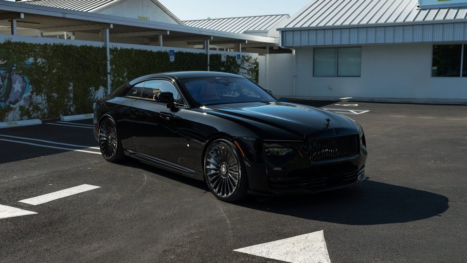 a Rolls Royce Spectre | 1886 G100