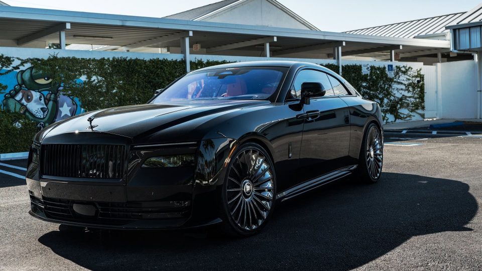 a Rolls Royce Spectre | 1886 G100