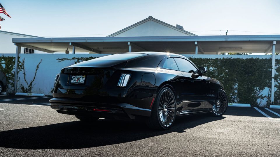 a Rolls Royce Spectre | 1886 G100