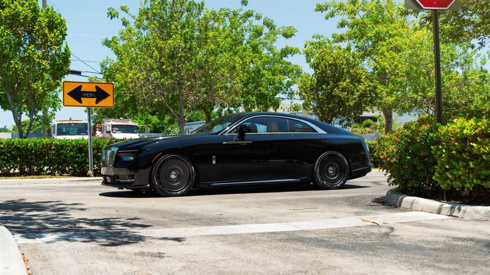 Rolls Royce Spectre | Crystal Over Black | on Novitec SP3 | Satin Black