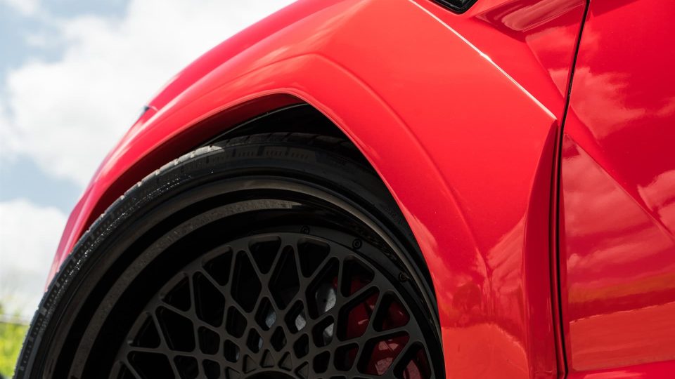 Lamborghini Urus | Rosso Mars | on 1886 S009 | Satin Black