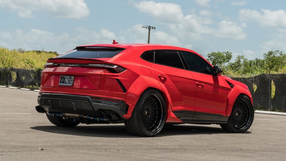Lamborghini Urus | Rosso Mars | on 1886 S009 | Satin Black