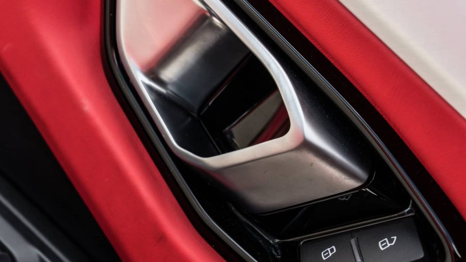 Lamborghini Urus | Rosso Mars | on 1886 S009 | Satin Black