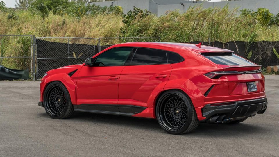 Lamborghini Urus | Rosso Mars | on 1886 S009 | Satin Black