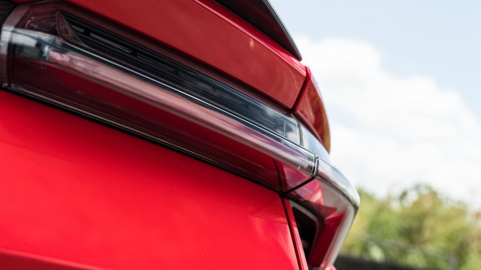 Lamborghini Urus | Rosso Mars | on 1886 S009 | Satin Black