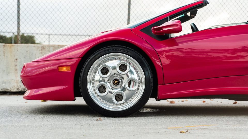 Lamborghini Diablo VT on 1886 Wheels