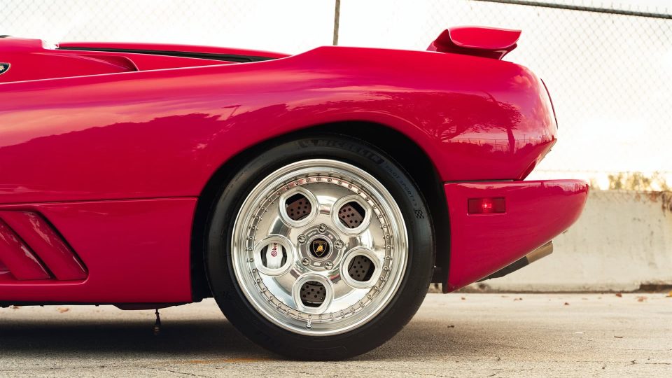 Lamborghini Diablo VT on 1886 Wheels