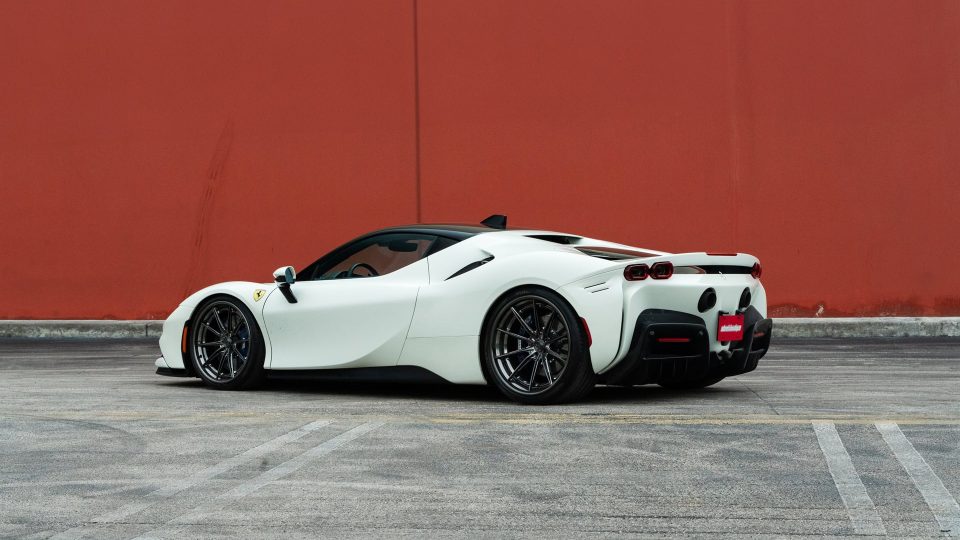 Ferrari SF90 | Bianco Avus | on 1886 G010 | Polished Liquid Smoke