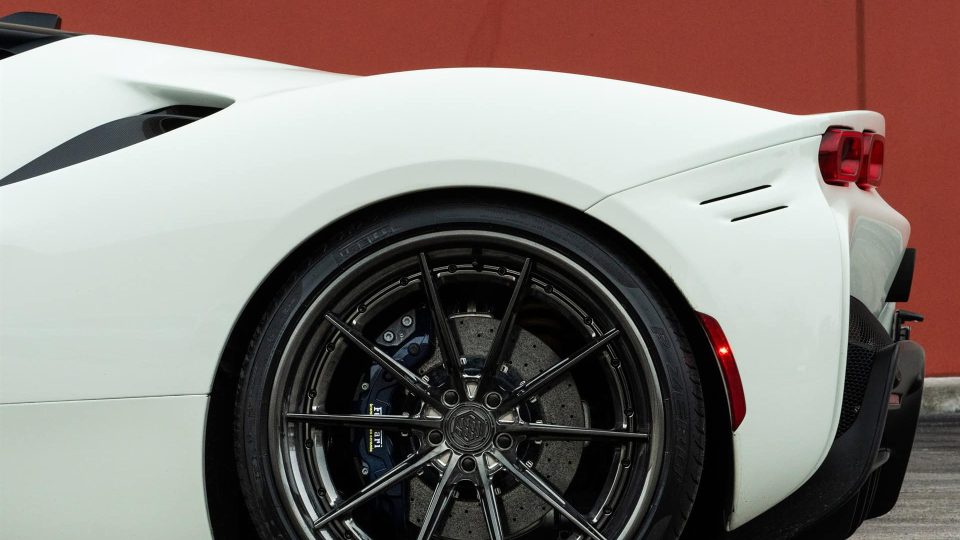 Ferrari SF90 | Bianco Avus | on 1886 G010 | Polished Liquid Smoke