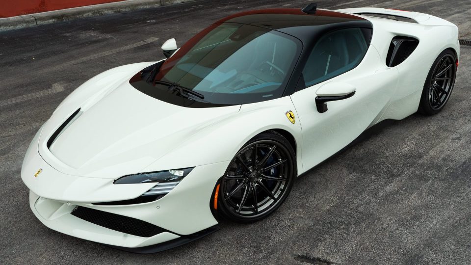 Ferrari SF90 | Bianco Avus | on 1886 G010 | Polished Liquid Smoke