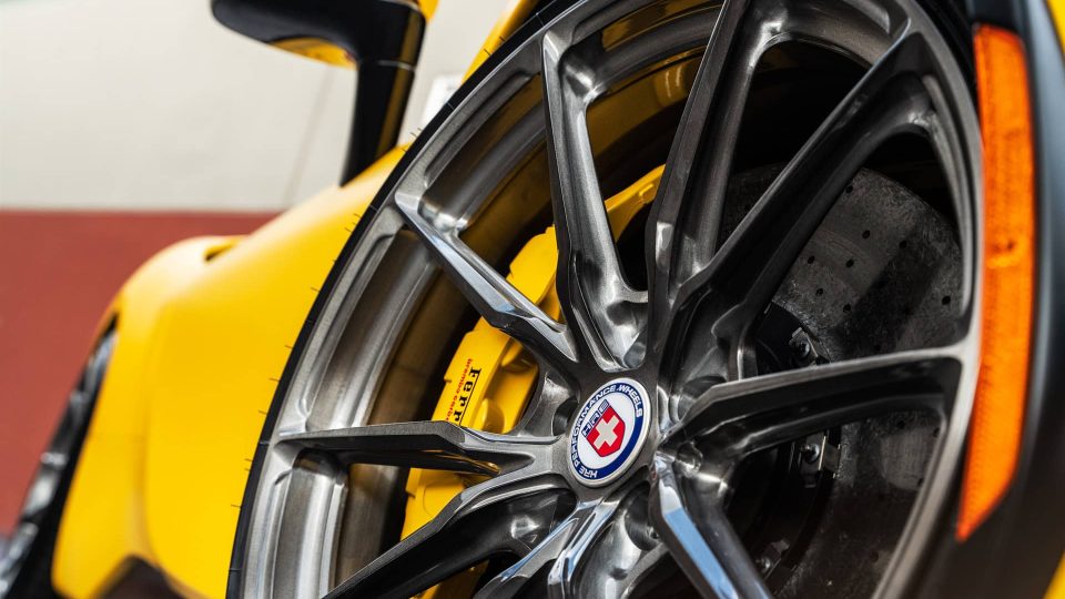 Ferrari SF90 Gialo Modena HRE P104SC