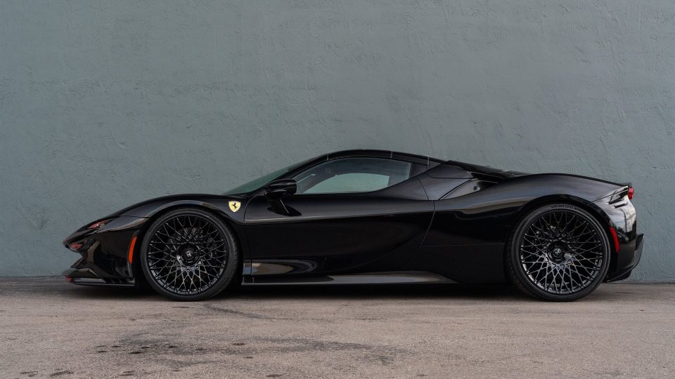 Ferrari SF90 | Nero | on HRE 501M | Gloss Black