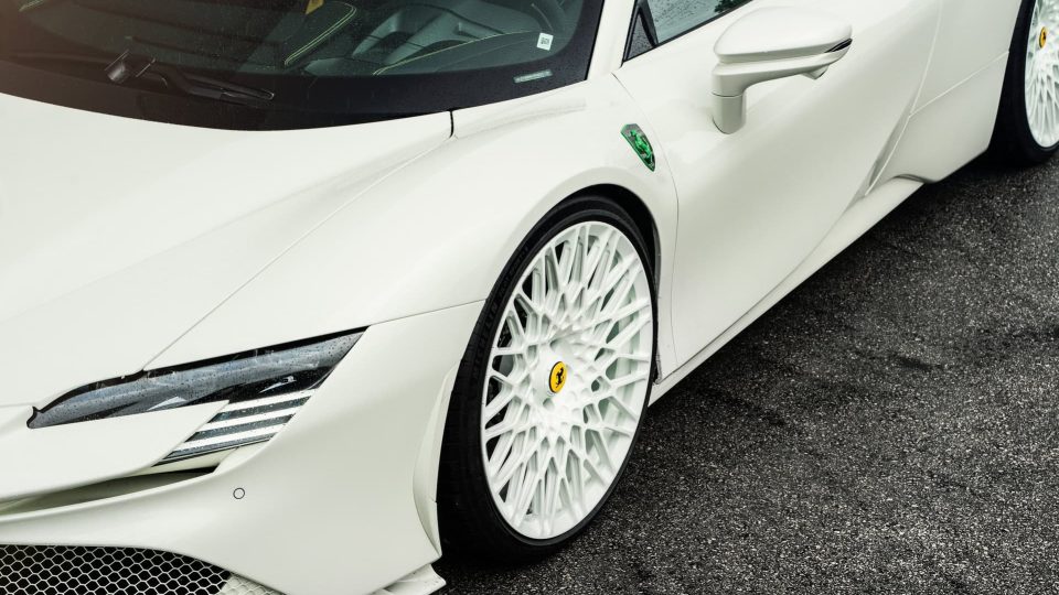 Ferrari SF90 | Bianco Avus | on 1886 S015 | Gloss White