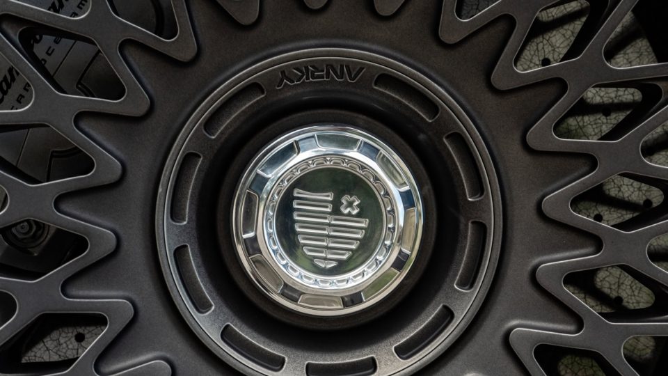 Lamborghini Urus SE | Grigio Nimbus | on ANRKY RS7.3 | Frozen Polished Gunmetal