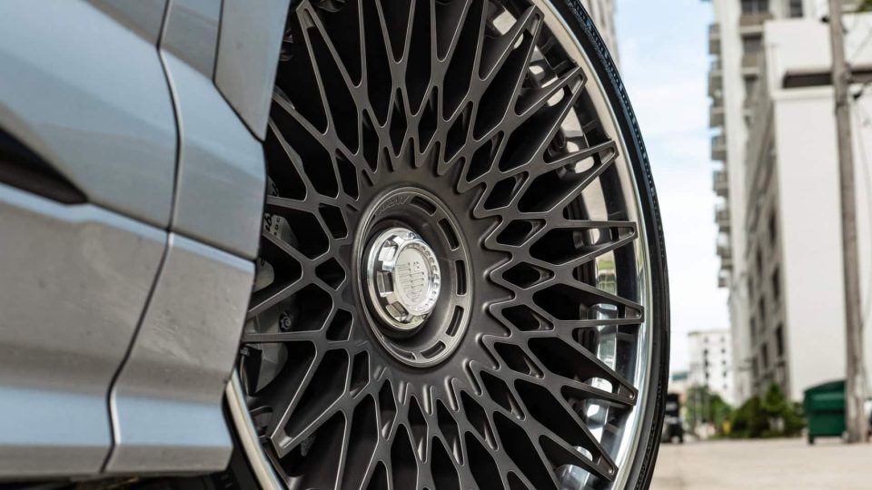 Lamborghini Urus SE | Grigio Nimbus | on ANRKY RS7.3 | Frozen Polished Gunmetal