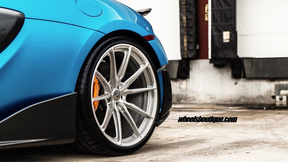 HRE P104SC | McLaren 600LT MSO Ludus Blue Spider