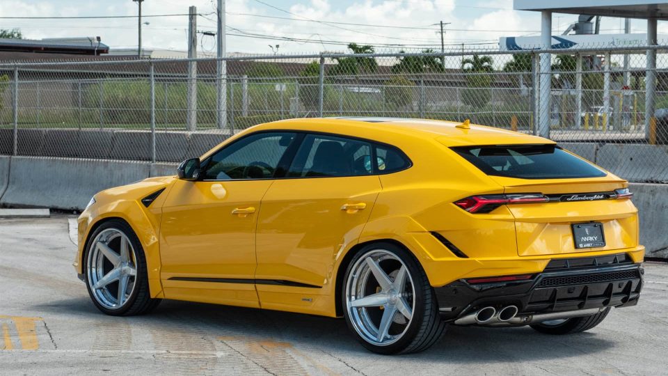 Novitec Esteso Lamborghini Urus – RETROSeries RS5.3