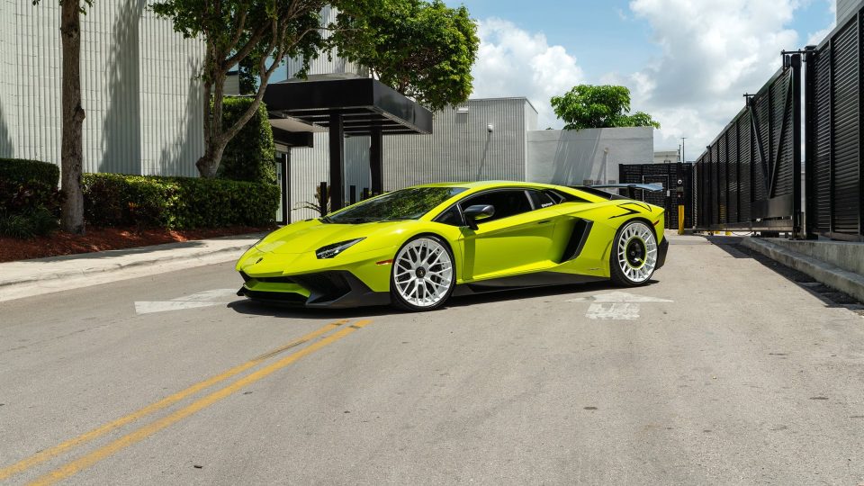 Lamborghini Aventador SV | Verde Scandal | on ANRKY AN20 + AN20 AEROSport | Gloss White