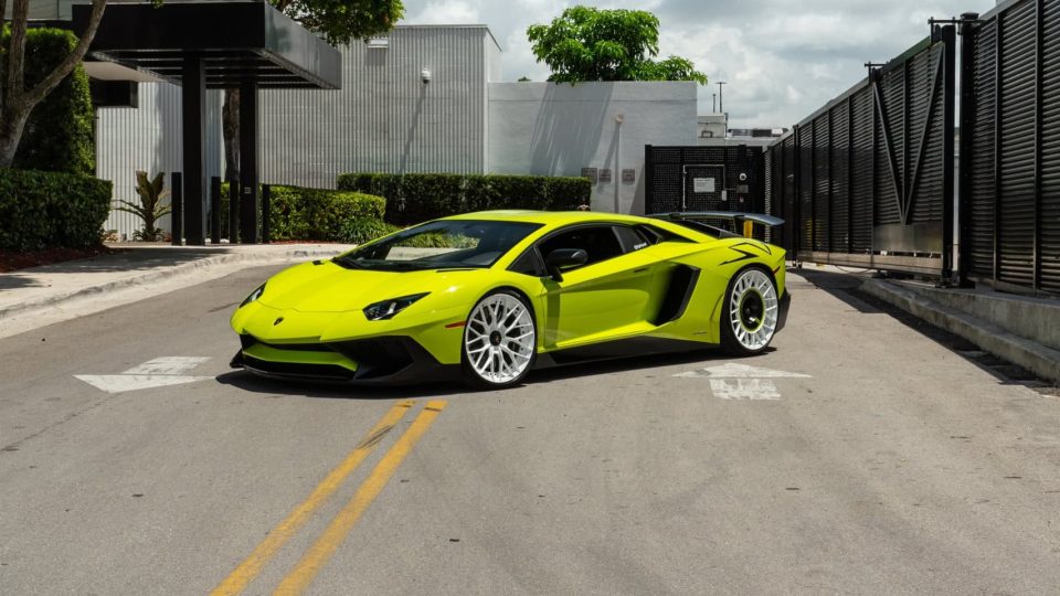 Lamborghini Aventador SV | Verde Scandal | on ANRKY AN20 + AN20 AEROSport | Gloss White