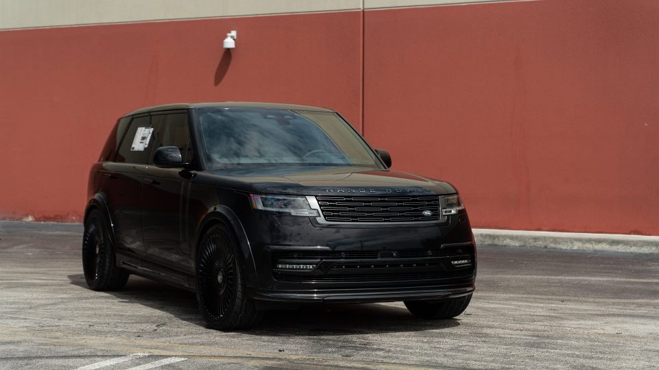 Range Rover | Santorini Black | on Forgiato Trimestre-M | Gloss Black