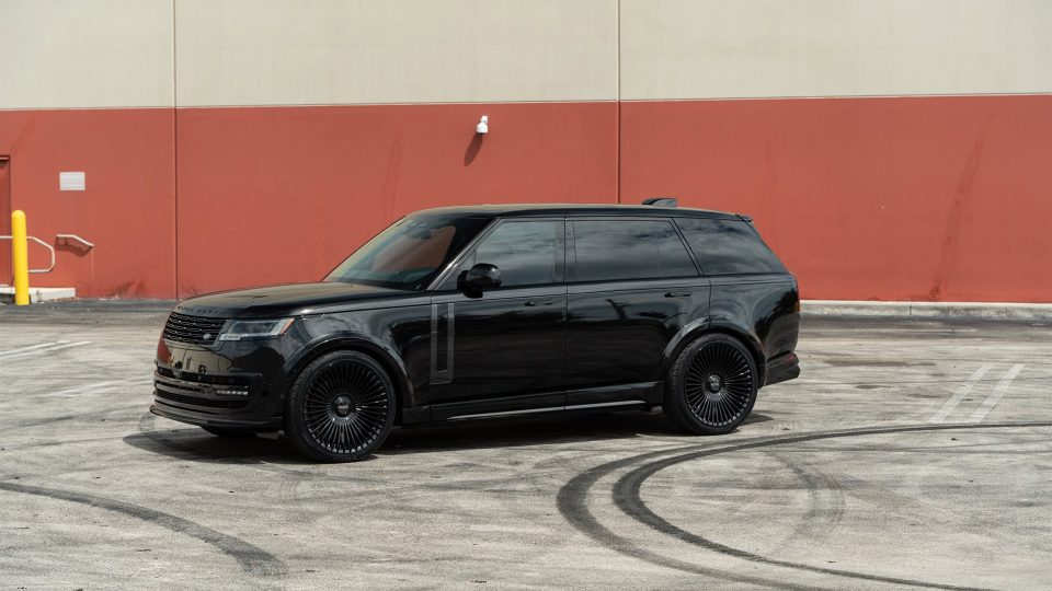 Range Rover | Santorini Black | on Forgiato Trimestre-M | Gloss Black
