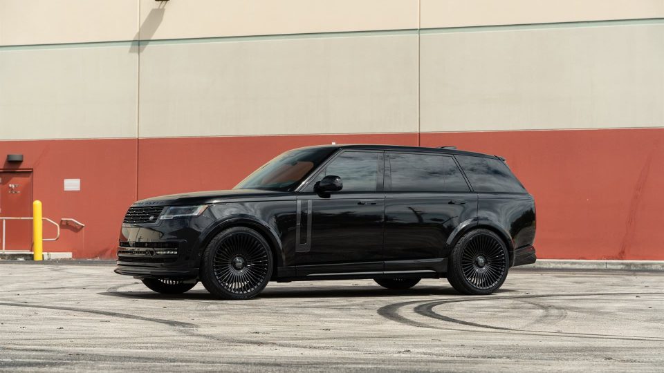 Range Rover | Santorini Black | on Forgiato Trimestre-M | Gloss Black