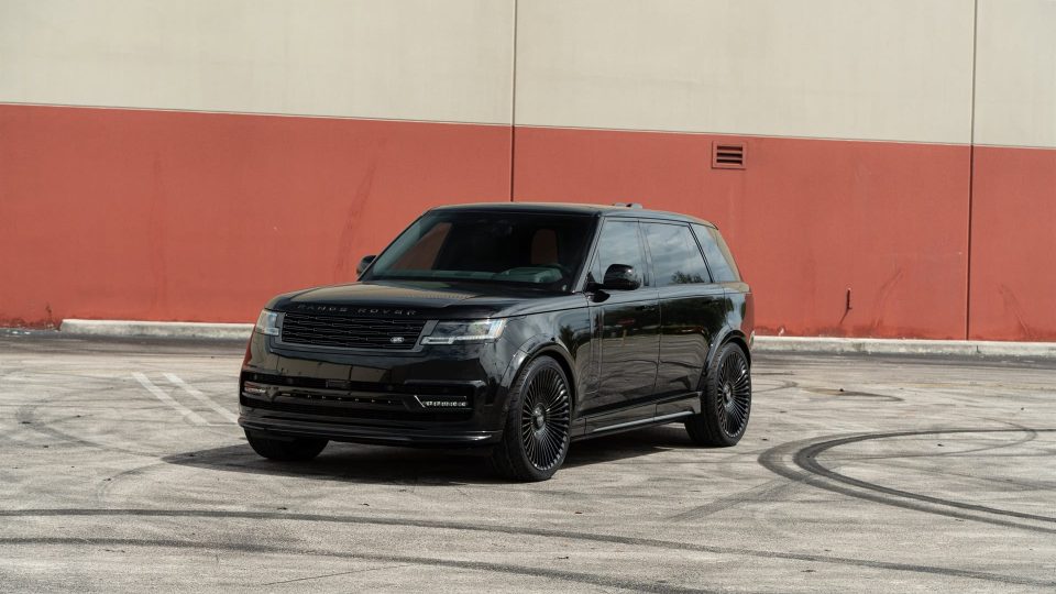 Range Rover | Santorini Black | on Forgiato Trimestre-M | Gloss Black
