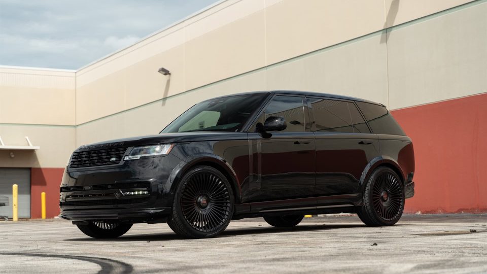 Range Rover | Santorini Black | on Forgiato Trimestre-M | Gloss Black