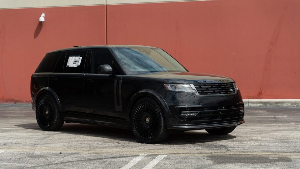 Range Rover | Santorini Black | on Forgiato Trimestre-M | Gloss Black