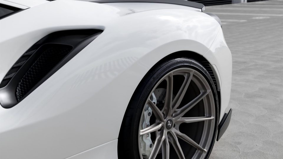 Ferrari 488 Pista | Bianco Avus | on HRE P104SC | Satin White Gold